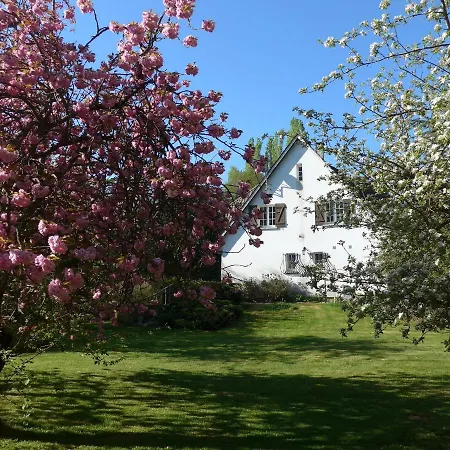 Azure D'hotes Bed and Breakfast Orgeval (Yvelines)